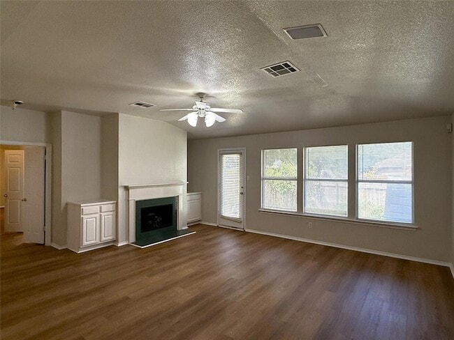3904 Cadoz Ct