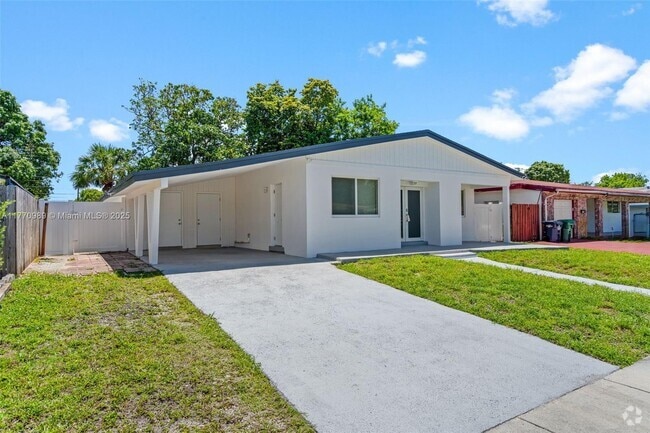 Building Photo - 230 NW 33rd Terrace Rental