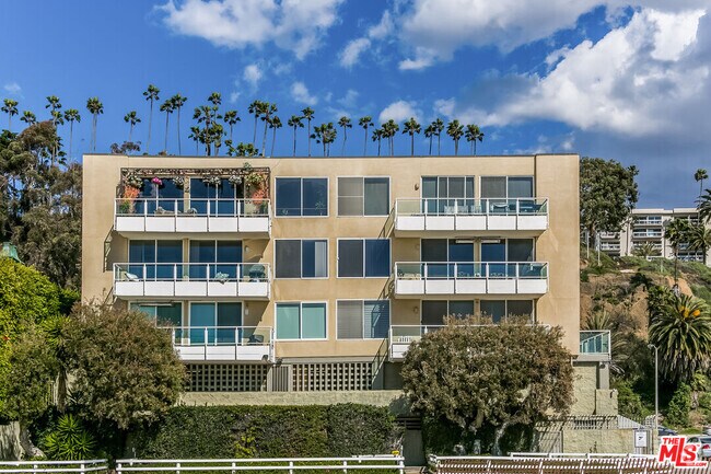 Building Photo - 723 Palisades Beach Rd Unit 216 Rental