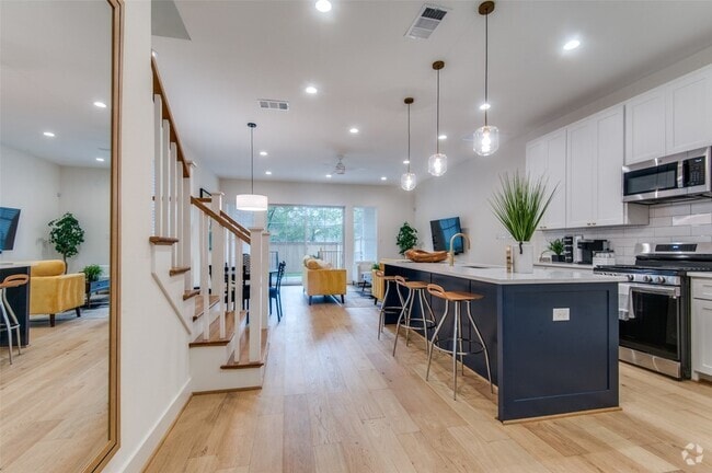 Building Photo - 1007 Mt Auburn Ave Rental