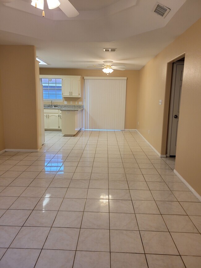 Living / Dining Area