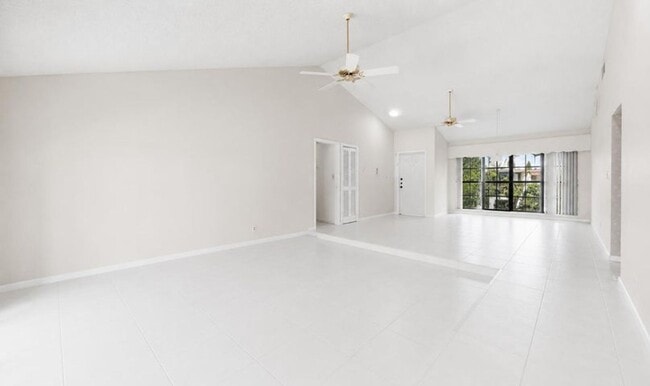 5055 NW 89th Way