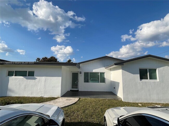 Photo - 10945 SW 172nd Terrace House