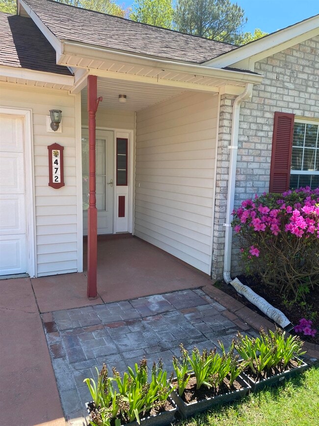 Photo - 472 Shellbank Dr