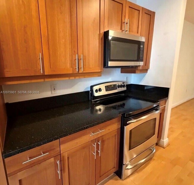 Photo - 332 SW 14th Ave Unit 332