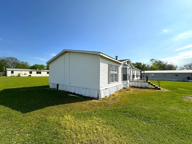 Building Photo - 111 Ava Ln