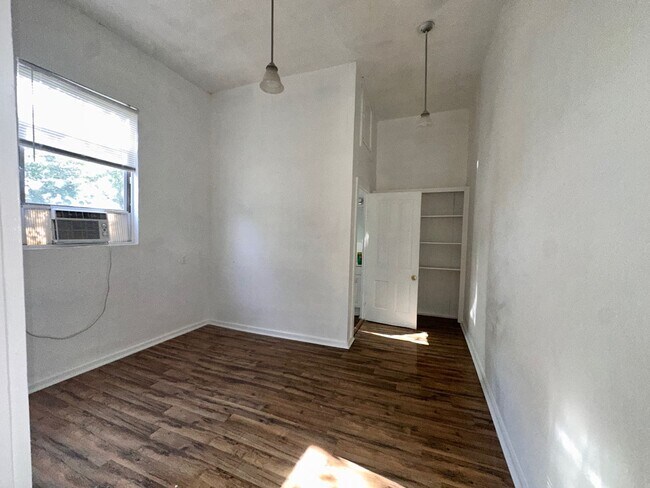 Photo - 1105 N 12th St Unidad 1105 N 12th #1