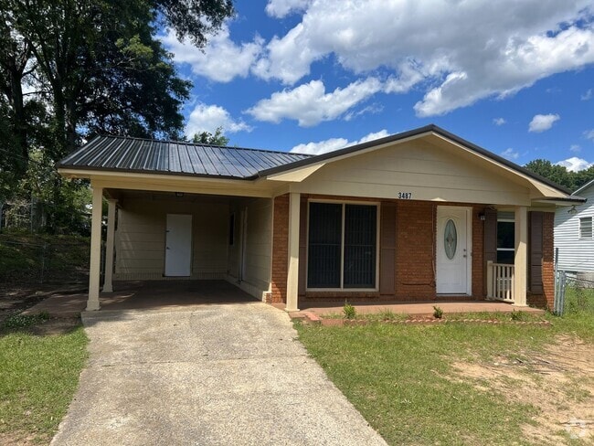 Building Photo - Beautifully remodeled 3-bedroom Rental
