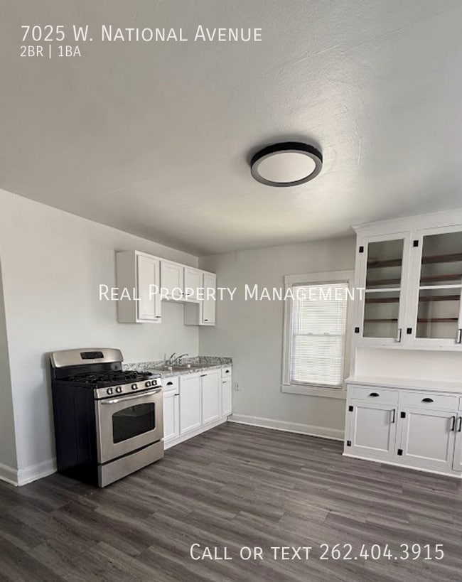 Photo - 7025 W National Ave