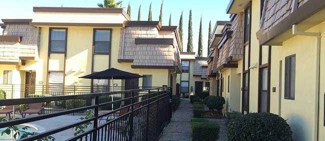 Lauren Garden Villas - Lauren Garden Villas Apartments