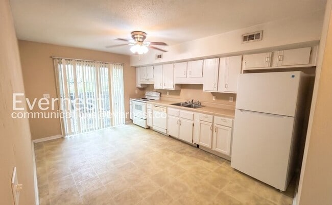 Photo - 716 Marley Way