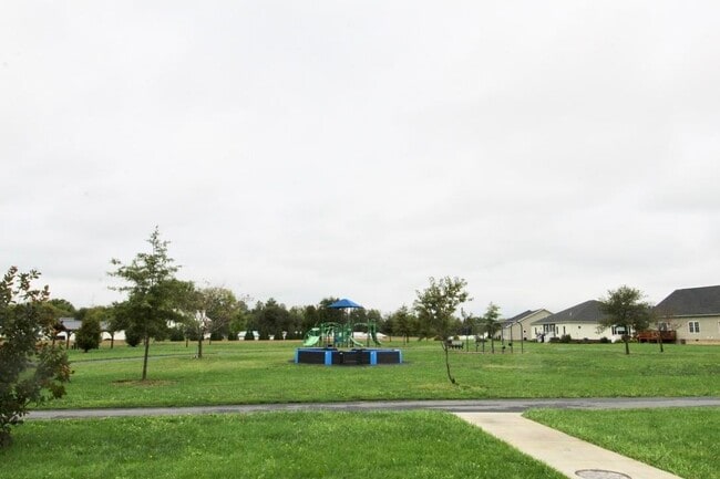 Photo - 120 Hollen Mill Ct