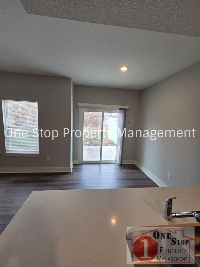 Photo - 3 Bedroom / 2.5 Bathroom Townhome in Louisburg, KS!