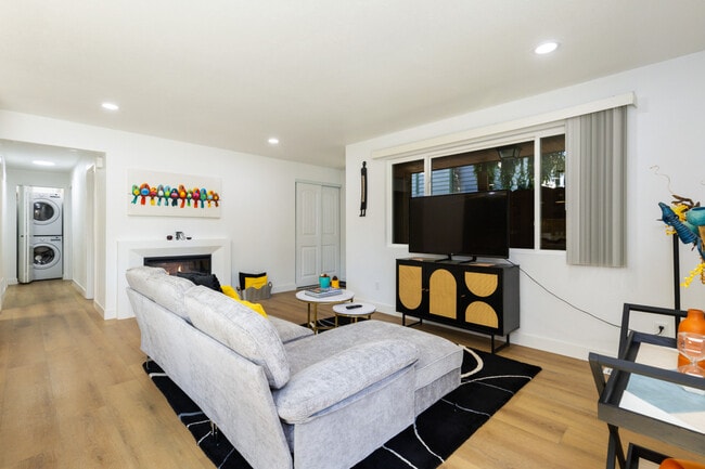 Photo - 905 142nd Ave SE Unidad SI ID1234621P