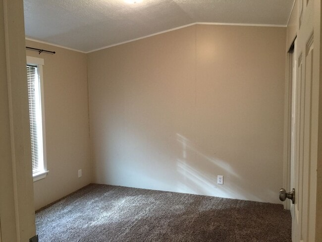 Photo - Nice manufactured home in North Pointe.