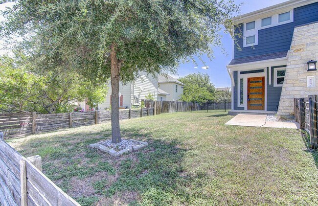 Photo - 2117 Maxwell Ln