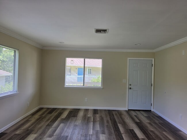 Photo - 2455 Thomasson Dr Unit B