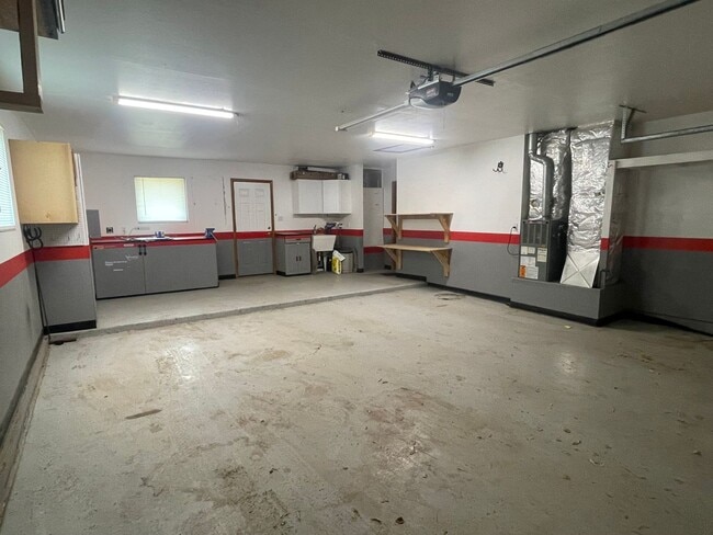 Photo - 3 Bed 2 Bath in Edgewood