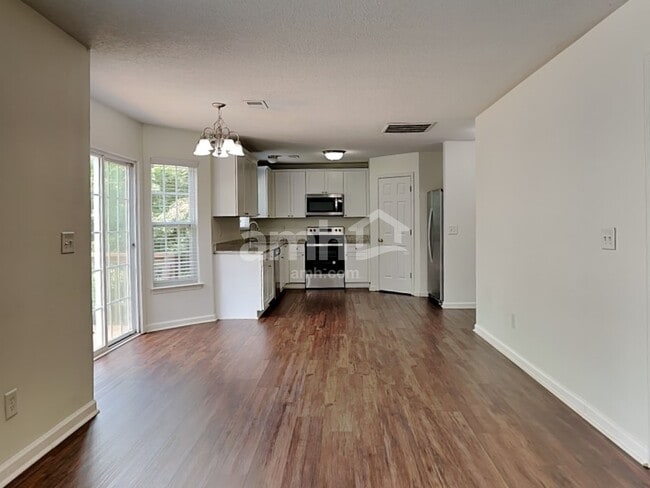 Photo - 211 Juniper Leaf Way