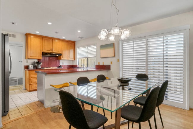 Photo - 1325 26th St Unit E