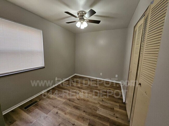 Photo - 1531 E Riverside Dr