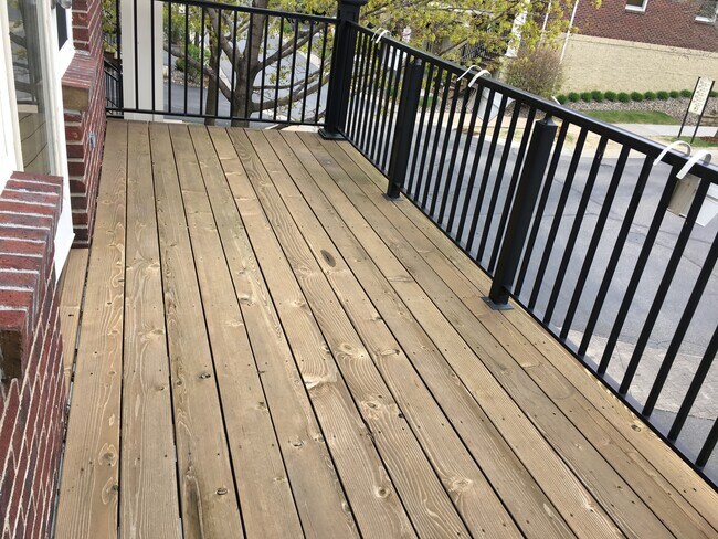 Deck 1 - 49 4th Ave N