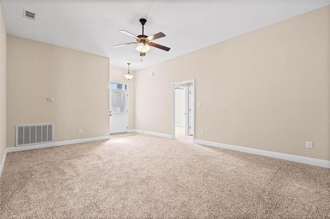 Photo - 926 Tudor Ln