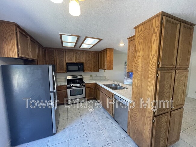 Photo - 4305 Hartlepool Way