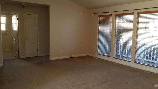 Photo - Boise, 3Bd/2Bth/2Car, 1332 Sqft,