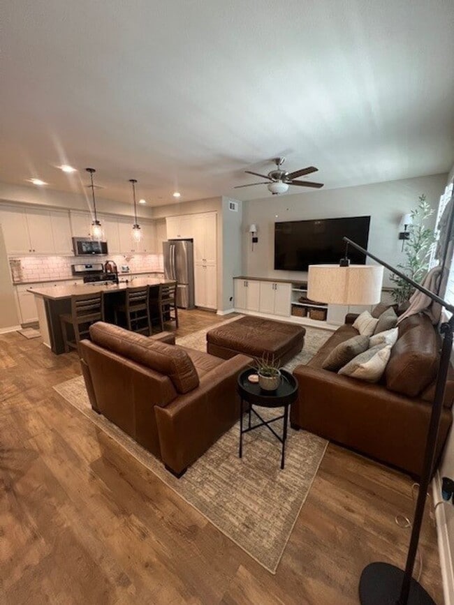 Building Photo - Coastal living in Bayside landing - 2 stor... Rental