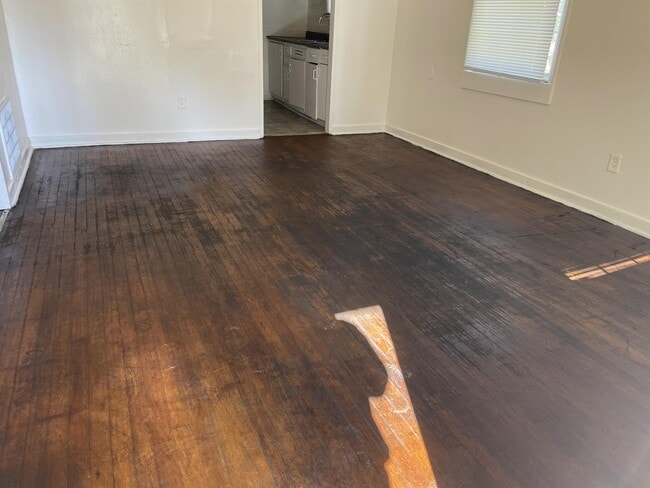 Photo - 2402 Knox Dr