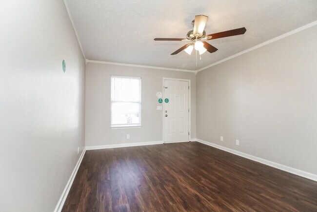 Photo - 1409 Amal Dr