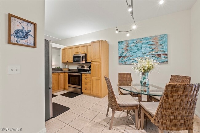Building Photo - 465 Robin Hood Cir Unit 101 Rental