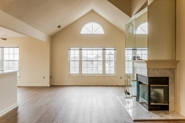 Photo - 413 Ridgepoint Pl