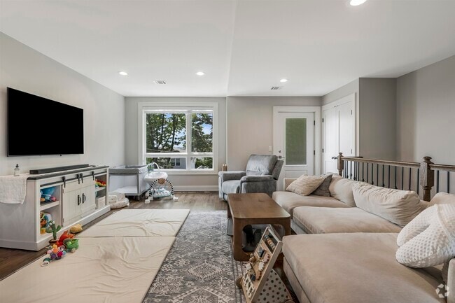 Building Photo - 499 Sunset Terrace Rental