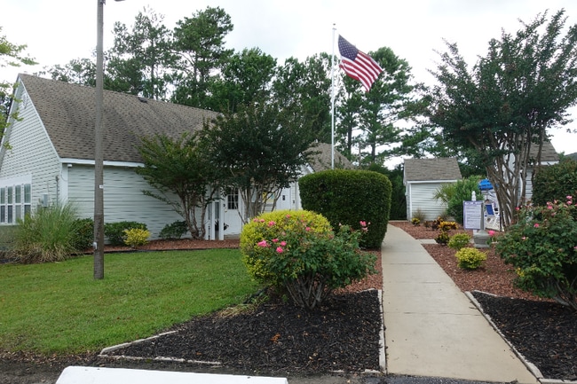 Photo - 2265 Huntingdon Dr