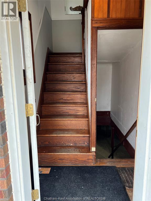 Photo - 121 William St N