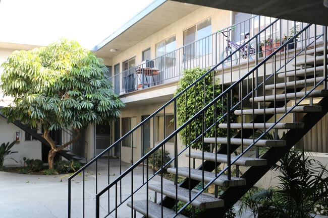 Photo - 3730 Dufresne Court