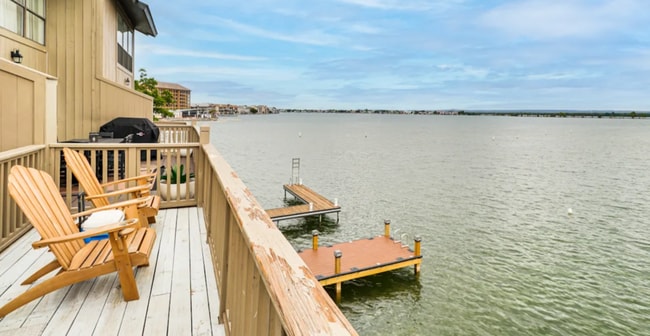 Upper level deck viewing HSBay - 108 Island Dr Rental