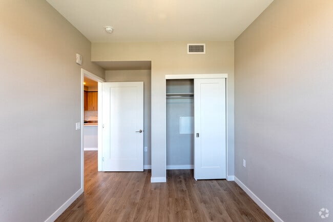 Amelia 1BR, 1BA - 653SF