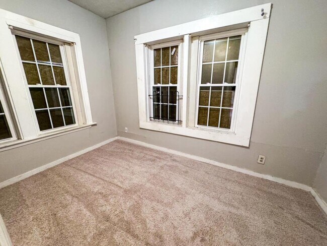 Photo - 1812 Princeton Ave SW