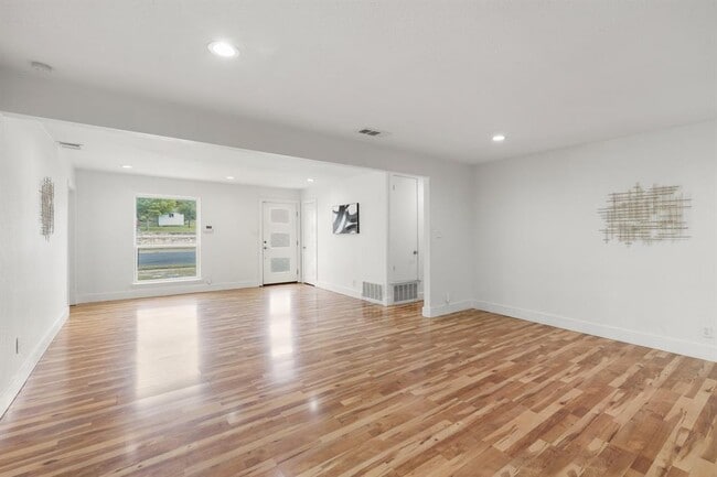 Photo - 4604 Bundyhill Dr