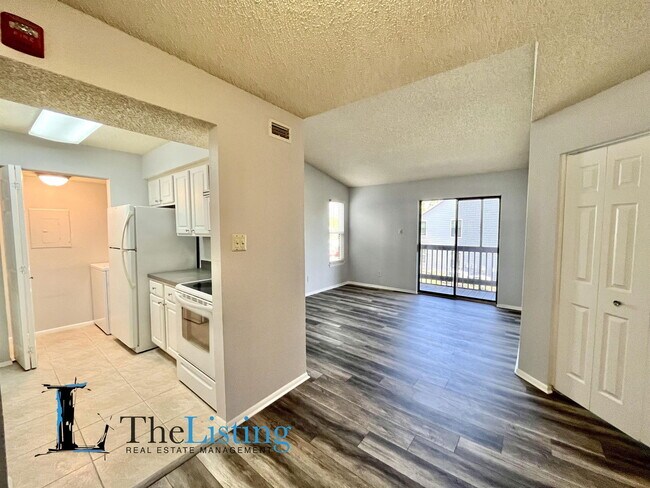 Photo - 3732 Idlebrook Cir Unit 208 1