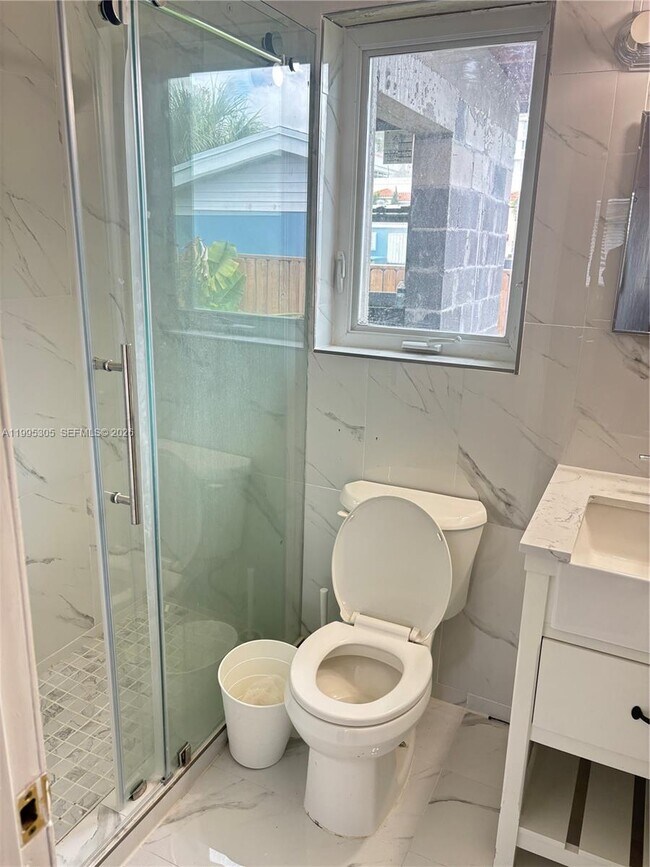 Photo - 2951 SW 23rd St Unit 2