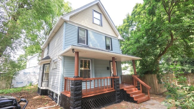 Photo - Welcome home to this freshly renovated 3-bedroom, 1-bathroom home on Cleveland’s West Side!
