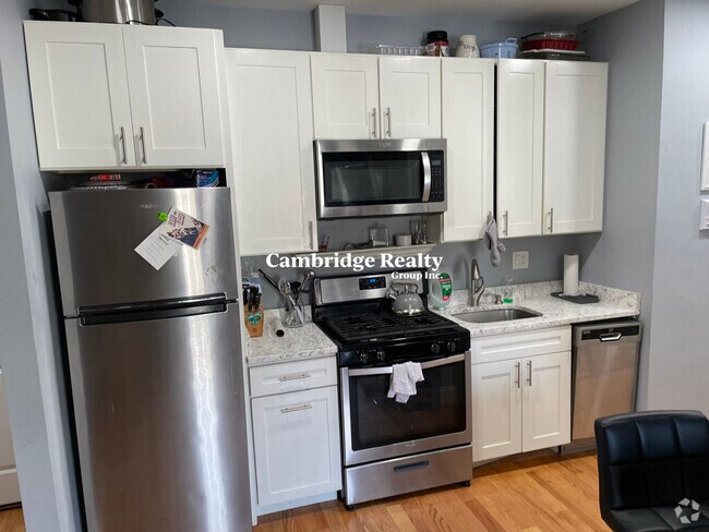 Building Photo - 33 Gore St Unit 2A Rental
