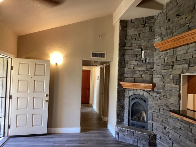 Photo - 6220 N Ellendale Ave