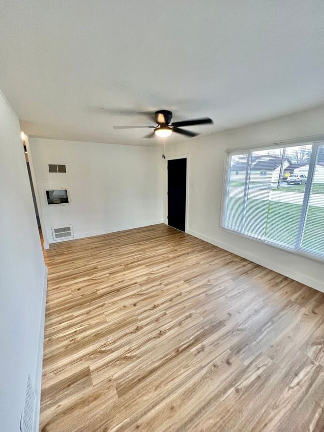 Photo - New Listing! 3 bedroom House!