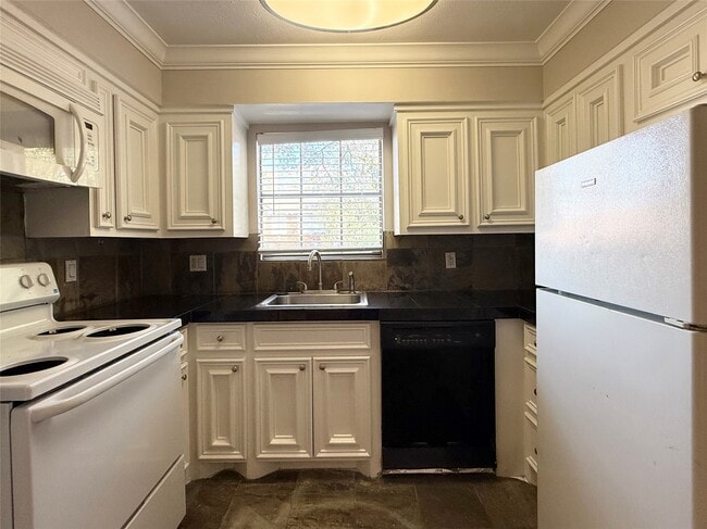 Photo - 1903 Portsmouth St Unit 22