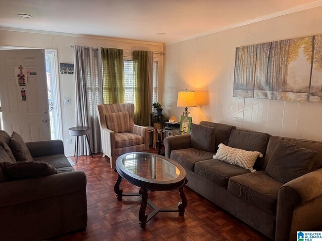 Photo - 830 Burwell St